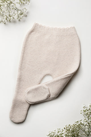Knitted neutral baby trousers with scalloped waistband